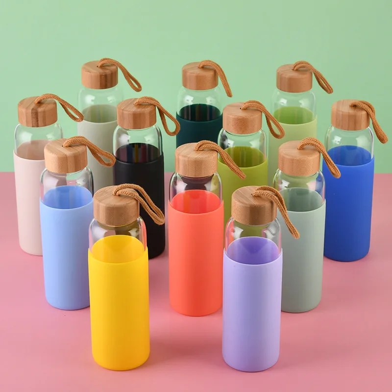 

500ML Borosilicate Glass Water Bottle BPA-Free with Protective Silicone Sleeve and Bamboo Lid, Customized color