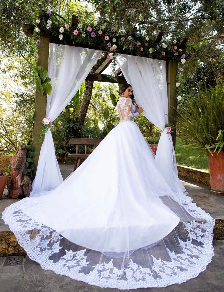 

2021 Hot Selling Sheer White Long Sleeve Lace Wedding Dress Bridal Gown