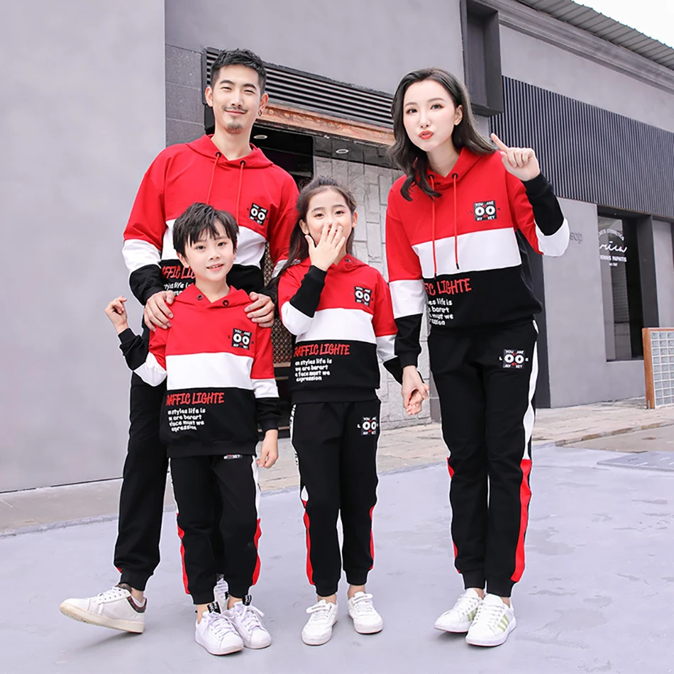 

Family Matching Clothing New 2021 Fashion Autumn Mother Daughter Father Son Boy Girl Cotton Clothes Set Family Matching Outfits, Photo
