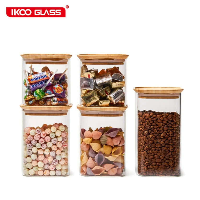 

High borosilicate airtight glass canister with bamboo lid