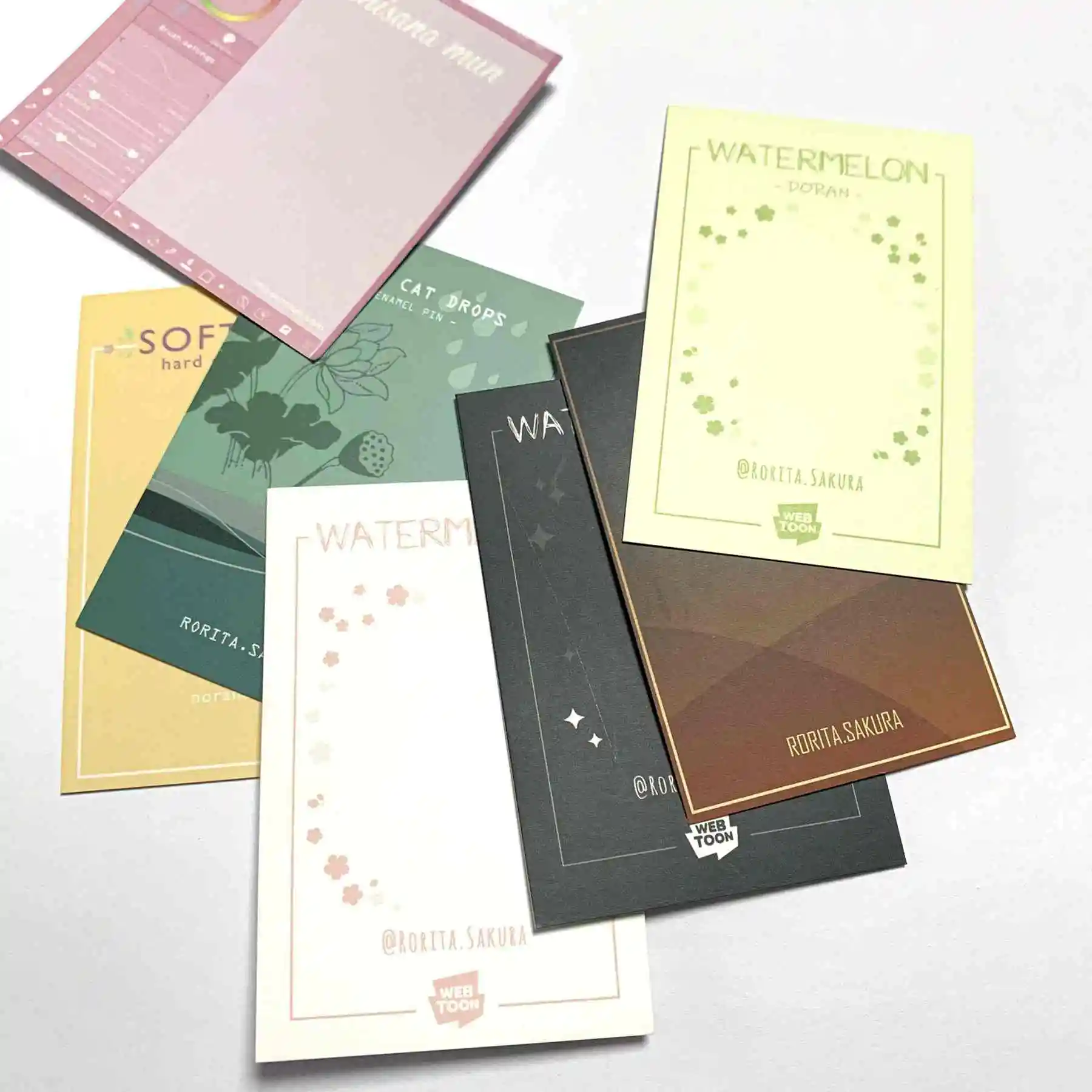 Custom 250g Uncoated Cardboard Enamel Lapel Pin Backing Card With