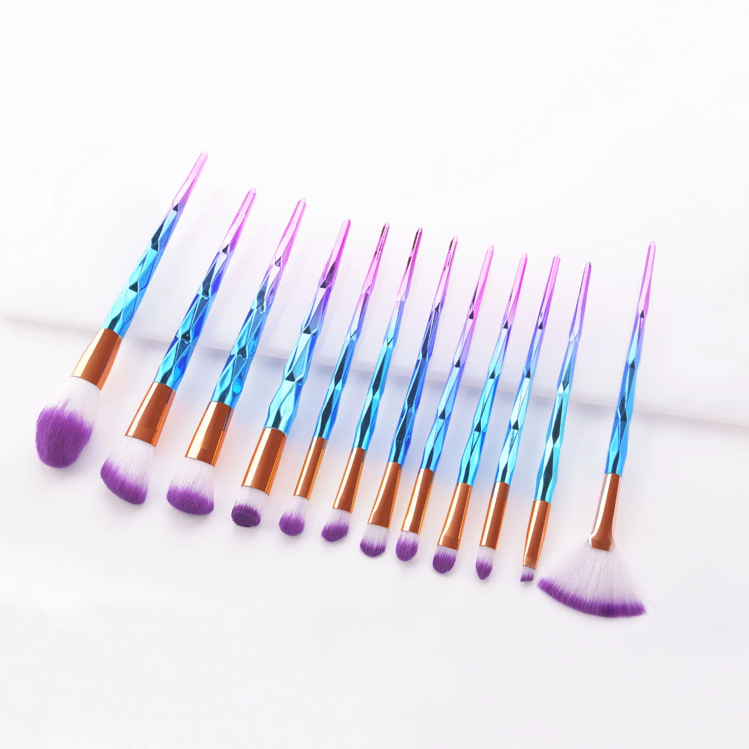 

Professional custom logo 12 colorful diamond makeup brush set foundation brush makeup brush (with free bag)