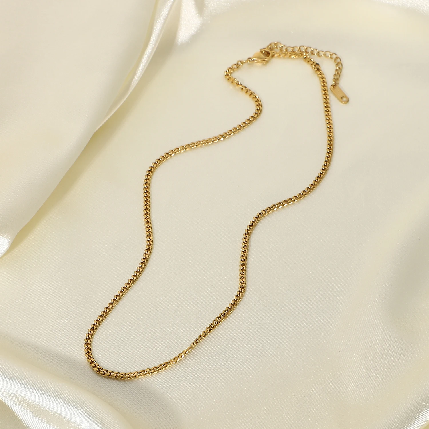 

2.84mm Chunky Chain Simple 18k Gold Plated Stainless Steel Wide Cuban Chain Necklace