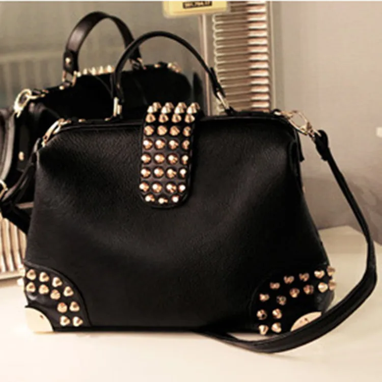 

2019 Ladies New punk fashion handbag Riveting shoulder bag for women