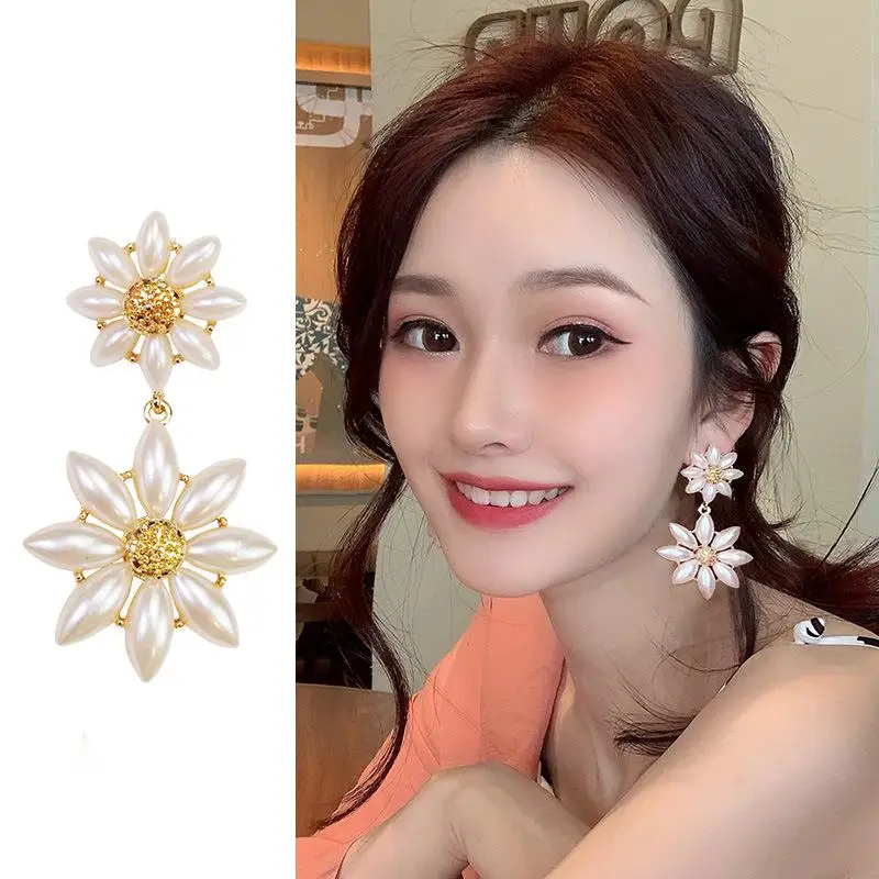 

Silver Needle Big Floral Earrings For Women Vintage Double Layer Daisy Pendant Holiday Style Handmade Earrings Jewelry, As shown