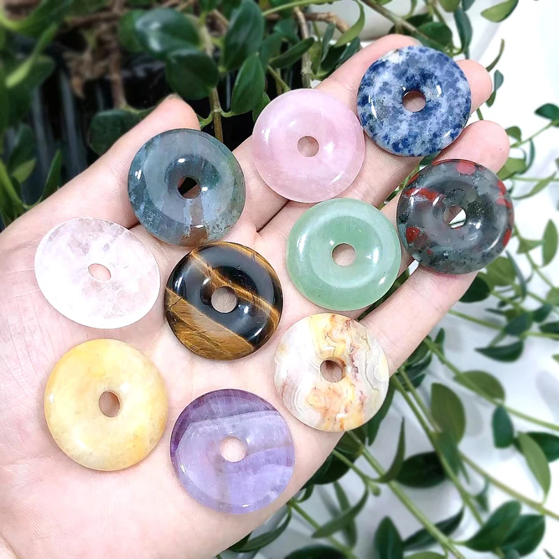 

Wholesale natural crystal pendant China peace knot