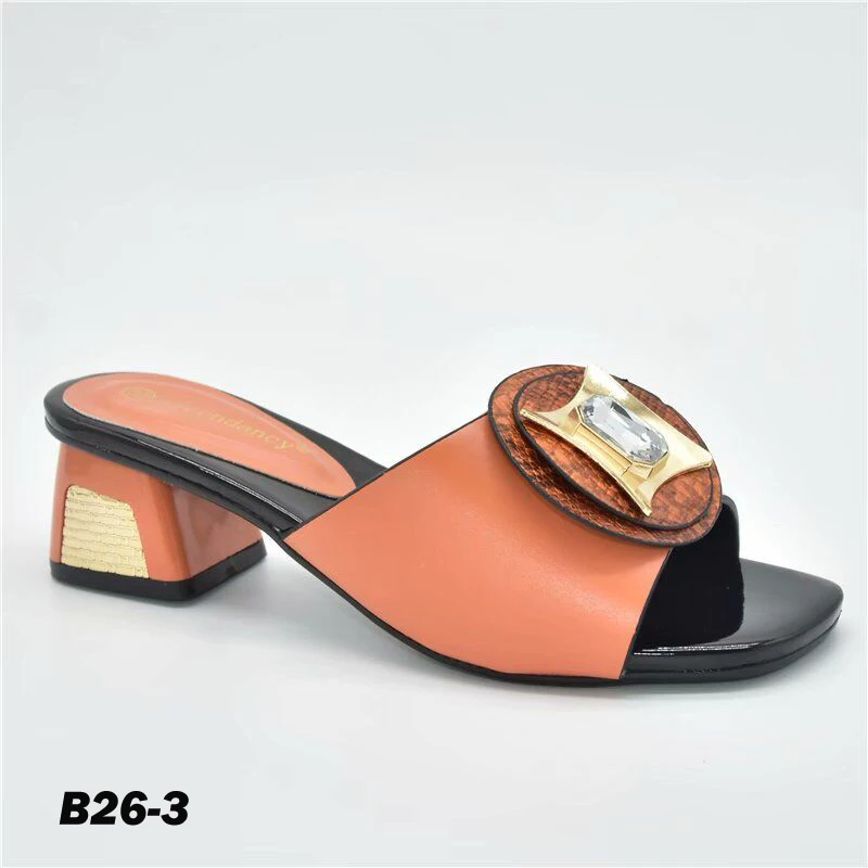 

Guangzhou felicia peach color pvc slippers comfortable womens shoes 2021