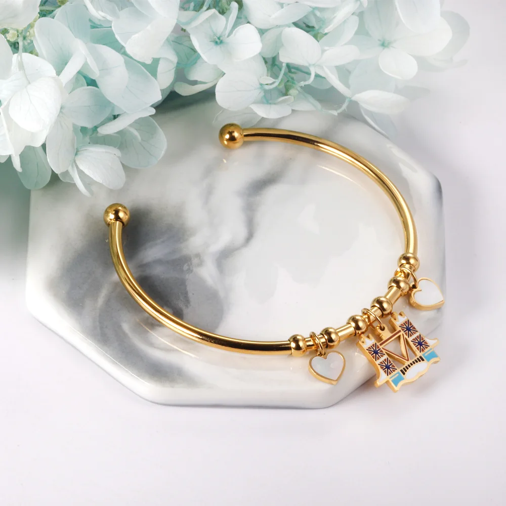 

Luxury stainless steel c letter Famous Waterproof Anti-allergy 18k gold and silver plated party jewelry Bangle, Gold silver avaliable