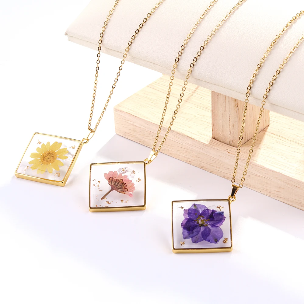 New Real Dried Flower Resin Jewelry Necklace Necklace Stainless Steel Birth Month Flower Necklace