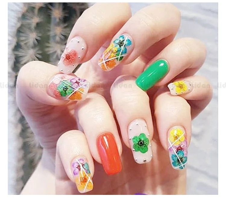 

24pcs/box Dried Flower Nail Art 12 color Small Daisy Dried Star Sun Flower Nail Sticker Accessories Set, As shown