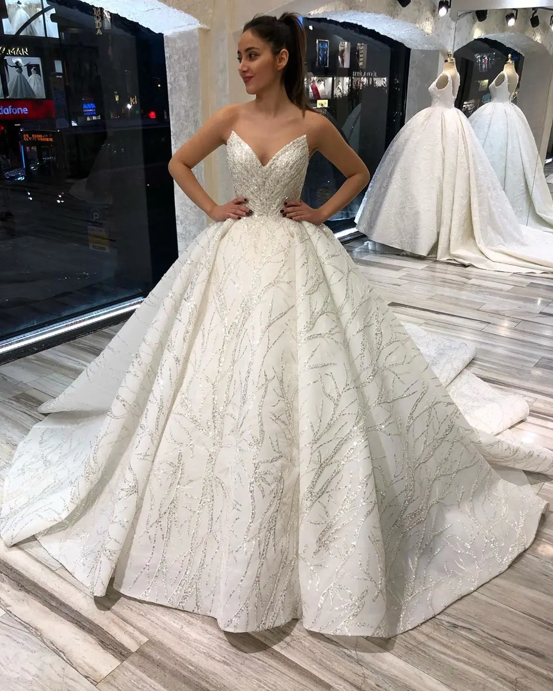 2020 Luxury Shiny Ball Gown Wedding Dresses Made In China