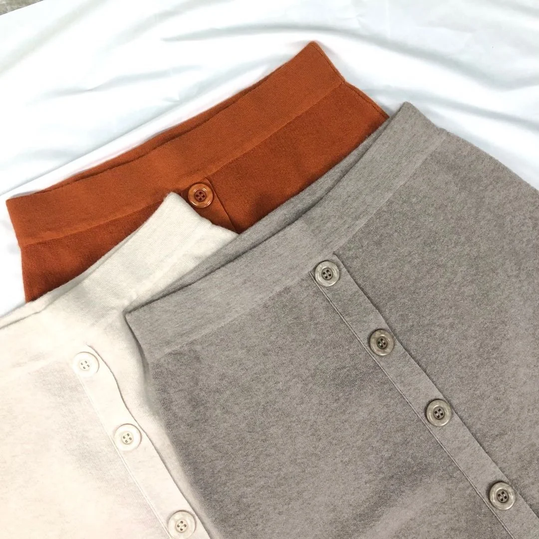 
Autumn Elastic Band with Buttons Mid-Long Knitted Skirt for Women Female 