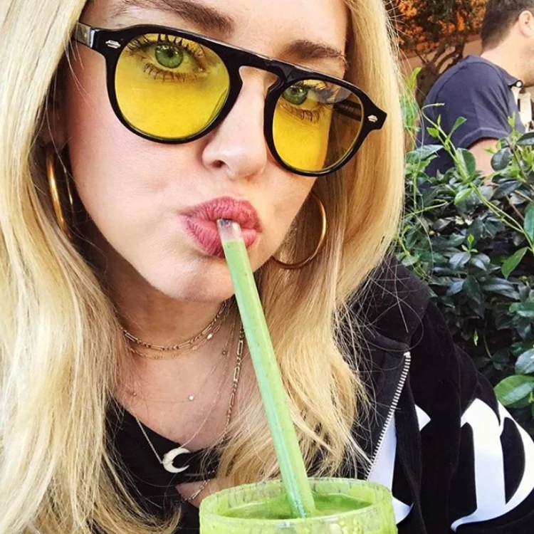 

2021 New Summer Popular Fashion Style Eyewear Women Top Sun Glasses UV400 Vintage One Piece Lens Sunglasses, Black,pink,yellow,clear