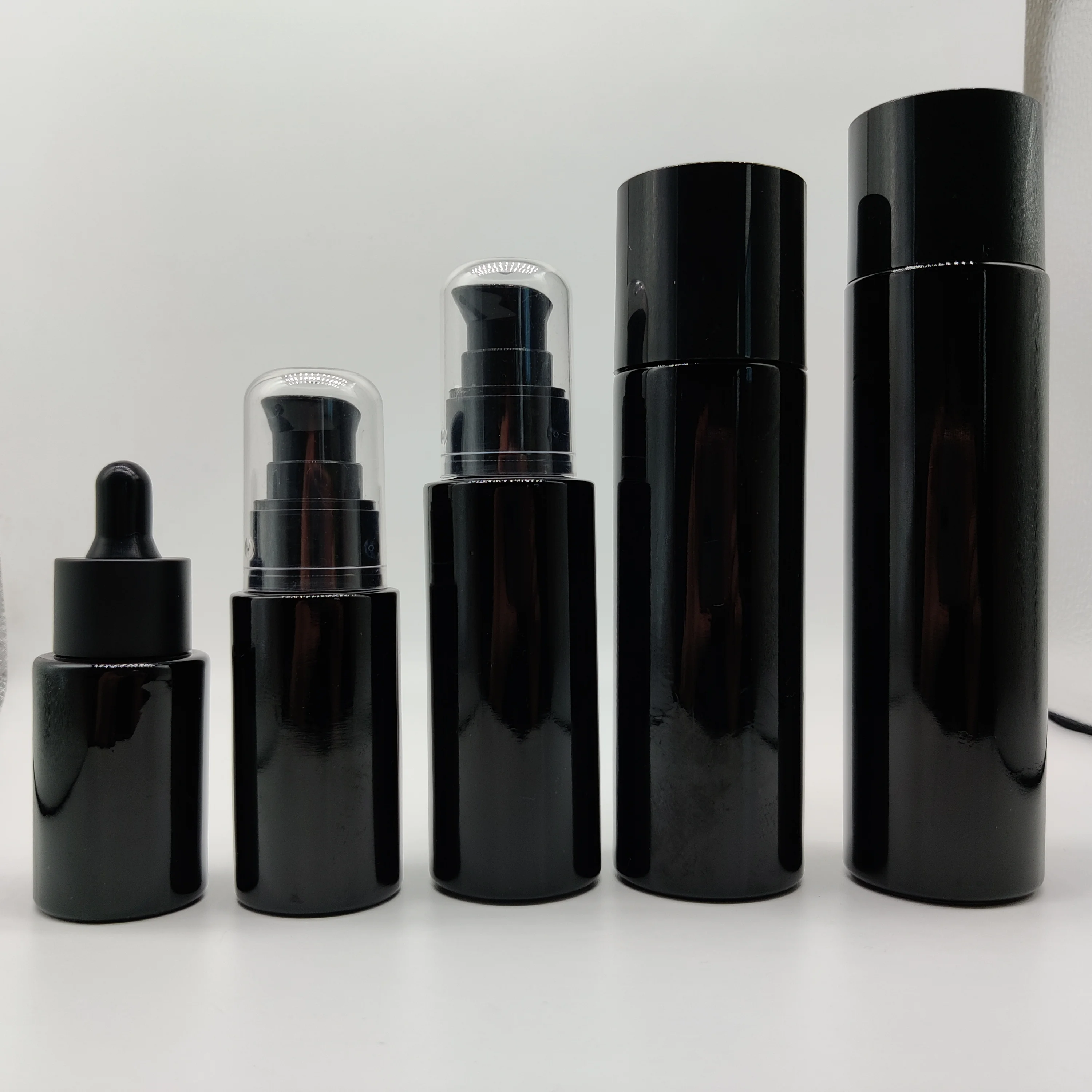 

cosmetic packaging 30ml flat shoulder glass dropper bottle black glass bottle with gold dropper serum glass bottle