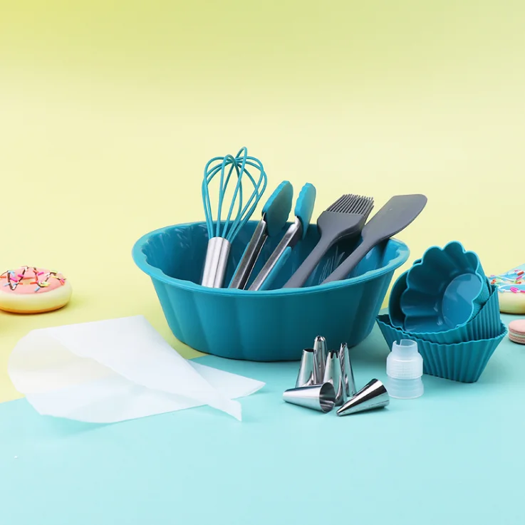 

Silicone cake mold set baking tool silica gel spatula egg beater combined with decorating nozzle Muffin cup set