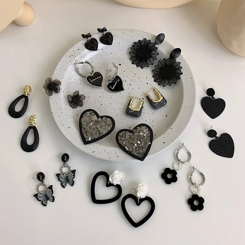 

Top Selling Statement Simple Heart Black Enamel Butterfly Charm Hollow Korean Acrylic Drop Earrings Jewelry