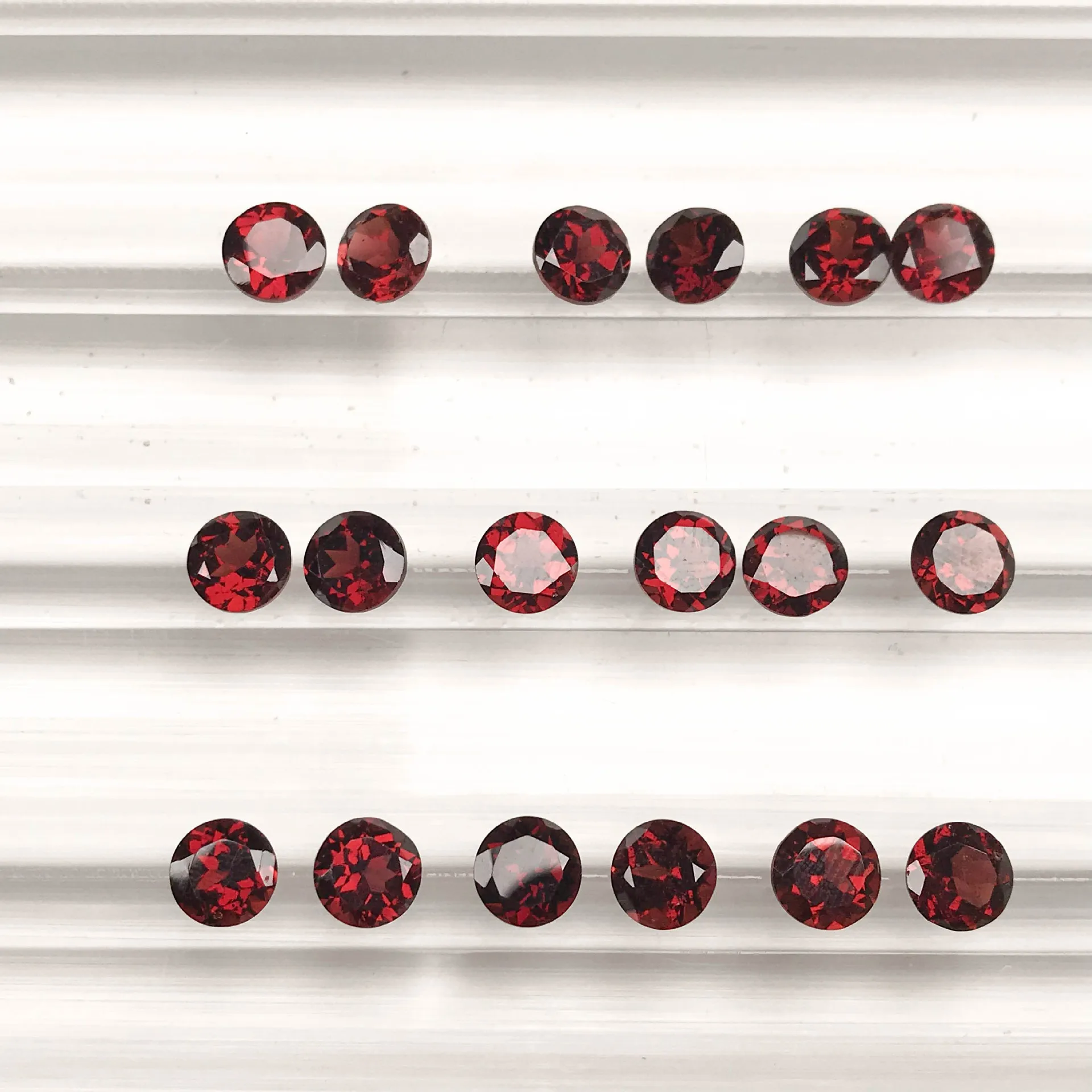 Details about   AAA Quality Natural 5mm Red Garnet Round Cabochon Loose Gemstone Wholesale