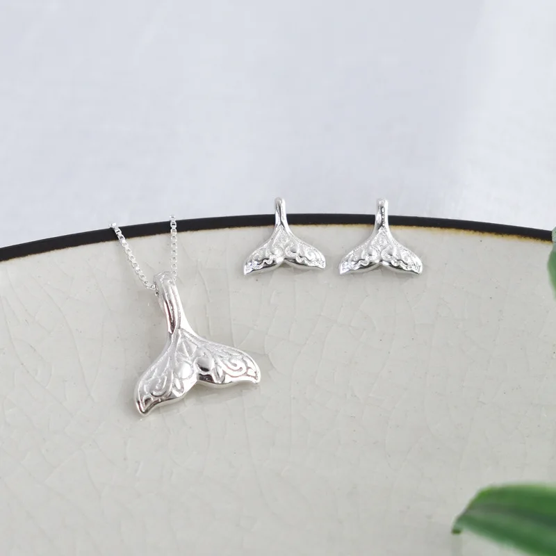 

MOQ 2 pcs 925 silver mermaid tail necklace , Fish Whale tail necklace for lady