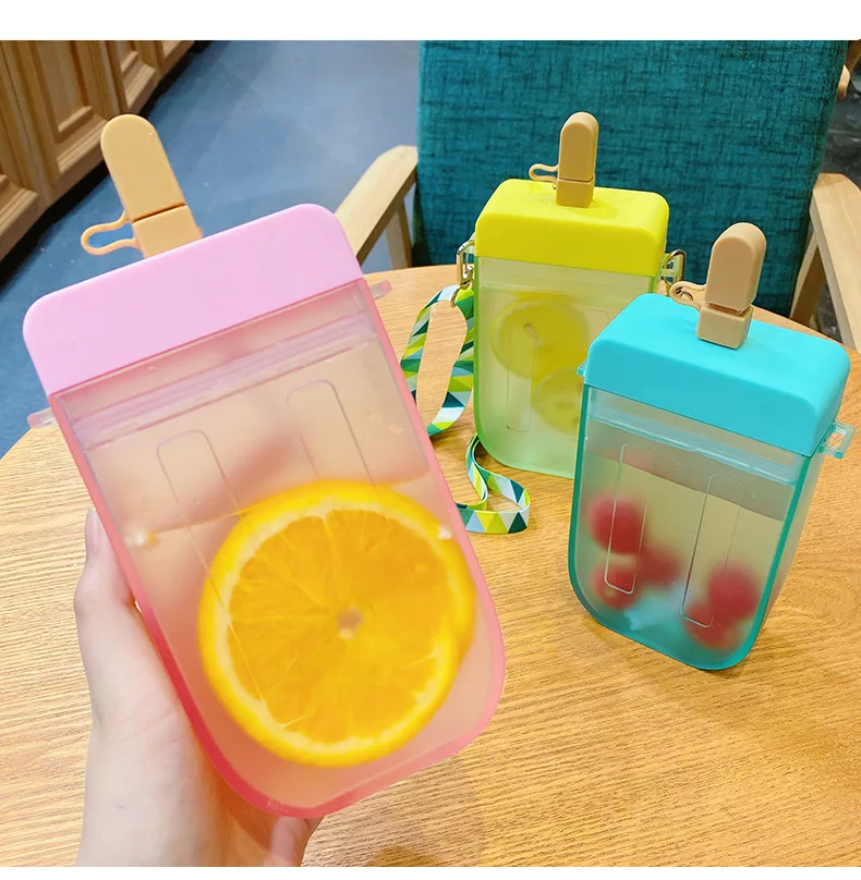 

2021 New arrival ice cream kids children BPA free straw bottle outdoor portable plastic water bottle with rope