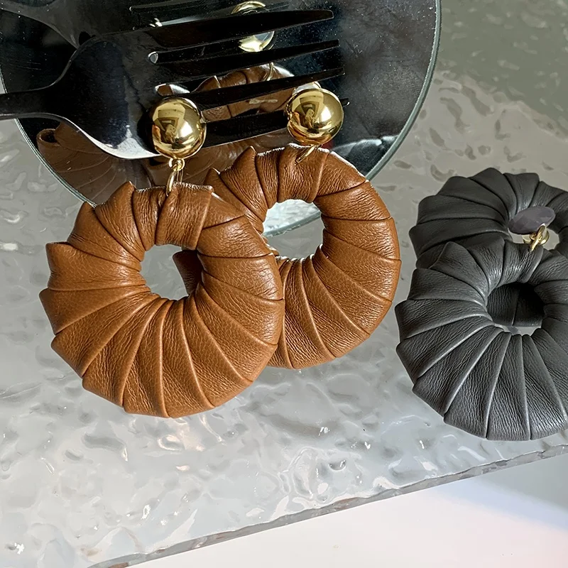 

High Fashion Autumn And Winter Exaggerated Women Leather Big Pendant Earrings, Brown/gray