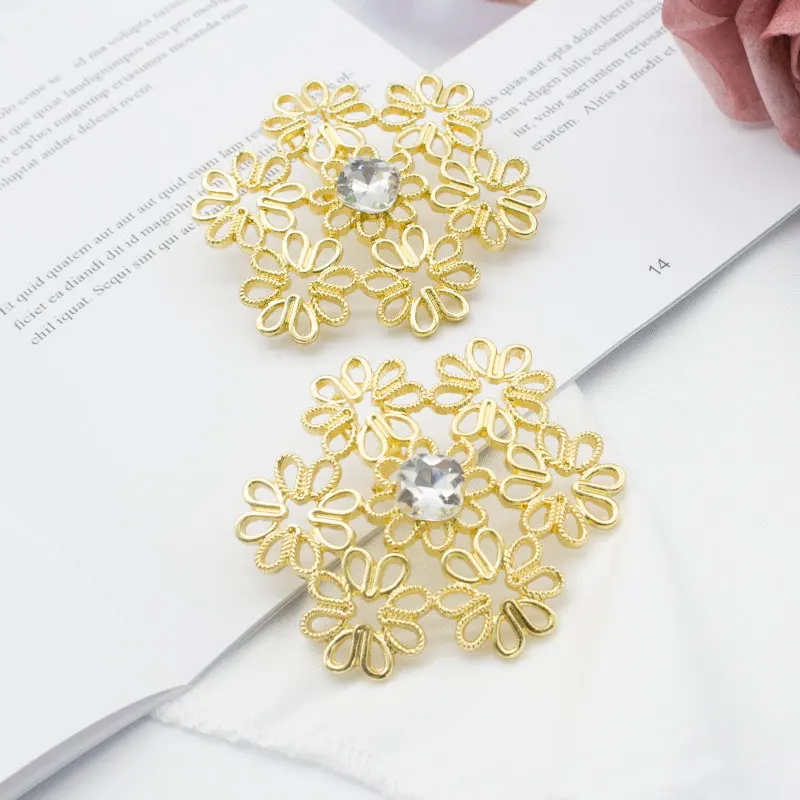 

Floral Stud Earrings For Women 2021 Fashion New Jewelry Party Girls 24k Gold Plated Rhinestone Earrings Unusual Earrings Cheap