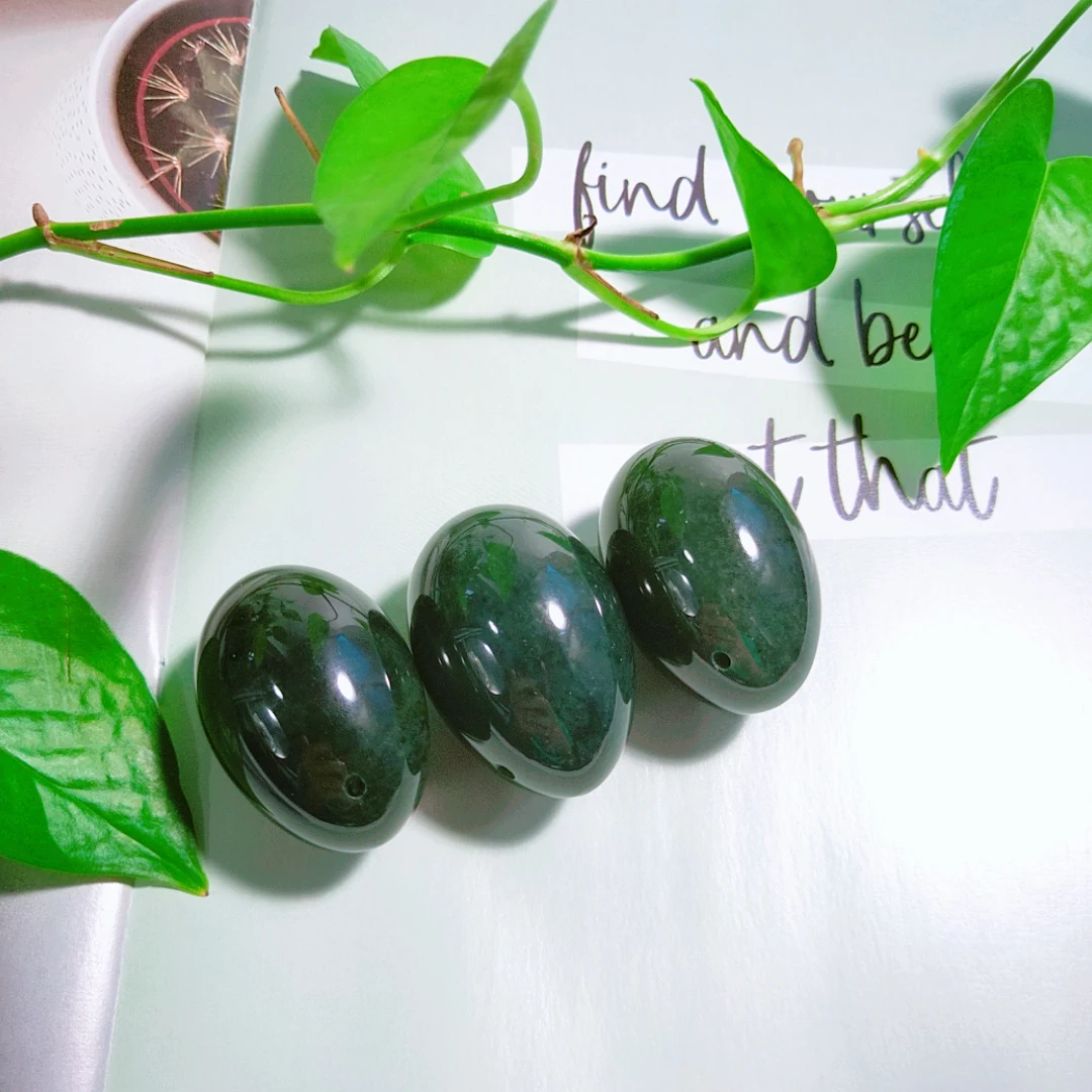 

Amazon hot sale certified natural green nephrite jade eggs set natural eggs