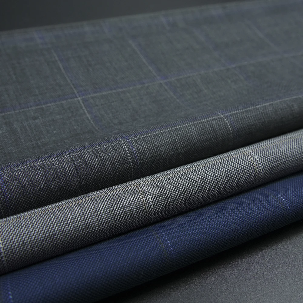 2024 New Style STOCK Worsted Merino Wool Fabric Italian Suit Fabric Wool/Polyester Fabric for Men Suits