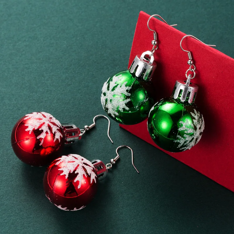

2021 Christmas Series Snowflake Disco Ball Hanging Earring Acrylic Resin Round Pendant Earrings Women Girls New Year Gift, Red/green