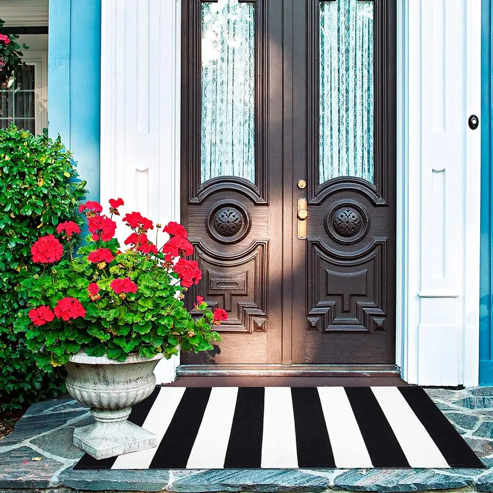 

Factory direct sale customized high quality durable black and white striped non slip carpet