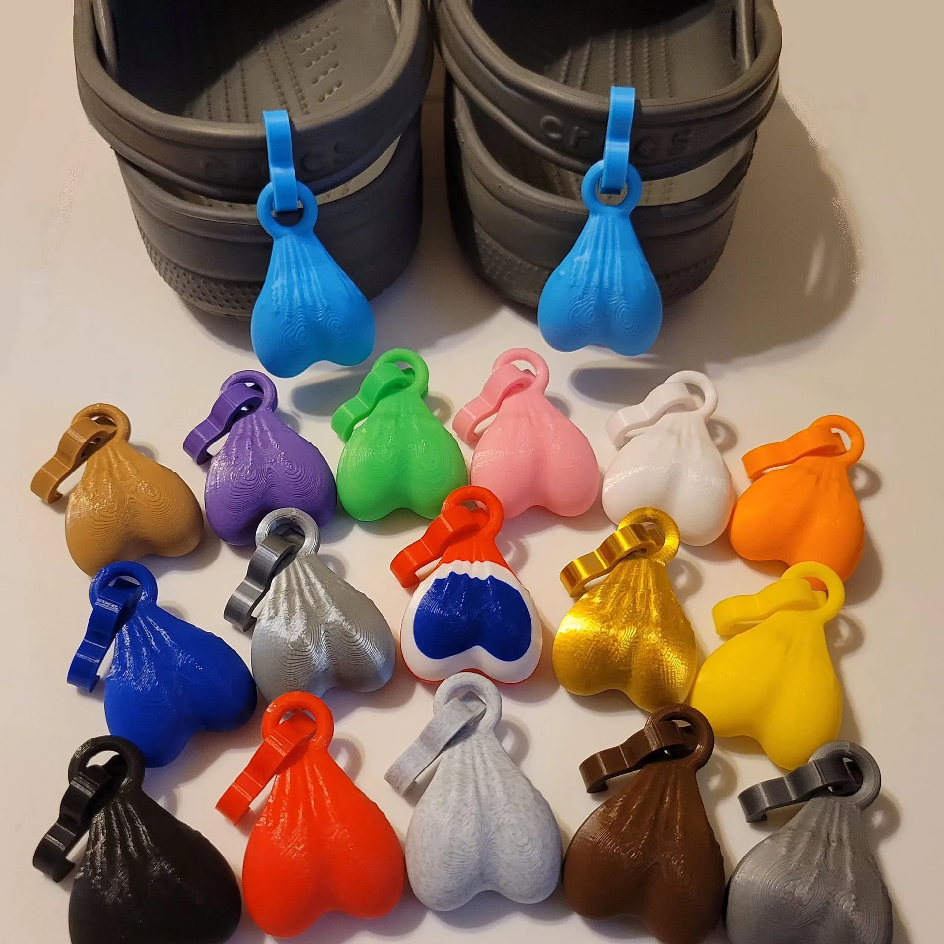 

Amazon trending hot ball for your croc nuts ABS in different colors for use in croc shoes, Picture