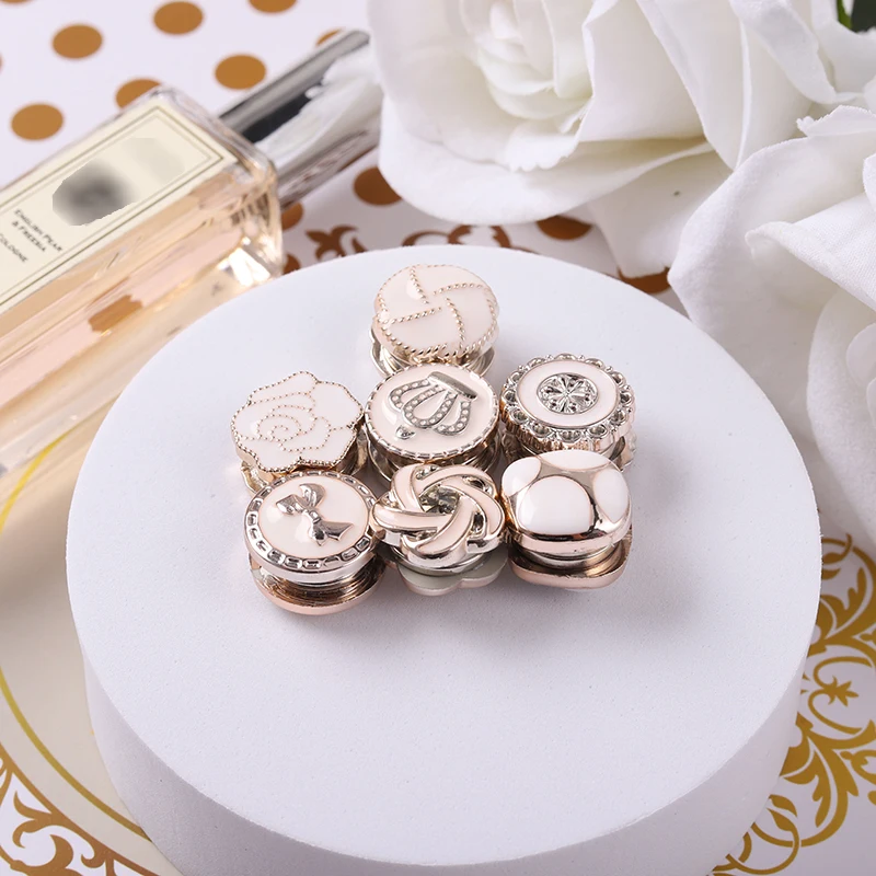 

2022 New Design Magnet Pins Magnetic Hijab Alloy Clover Hijab Pins Magnet Brooch Pins For Woman