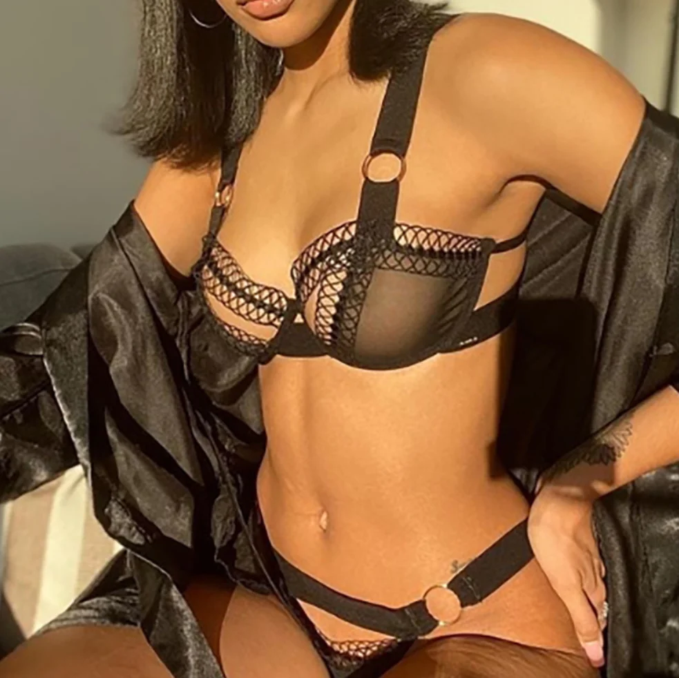 

Sexy See Through Lingerie Women Underwear Set Fishnet Bra String Transparent Bandage Hollow Out Female Bra and Party Set #0527