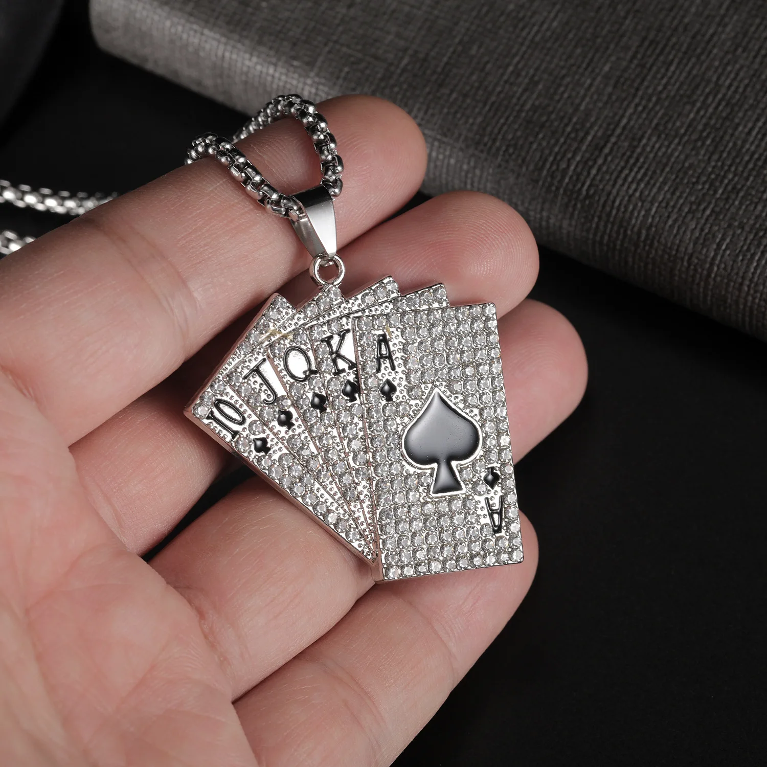 

Fashion jewelry men poker pendant full diamond hip hop necklace