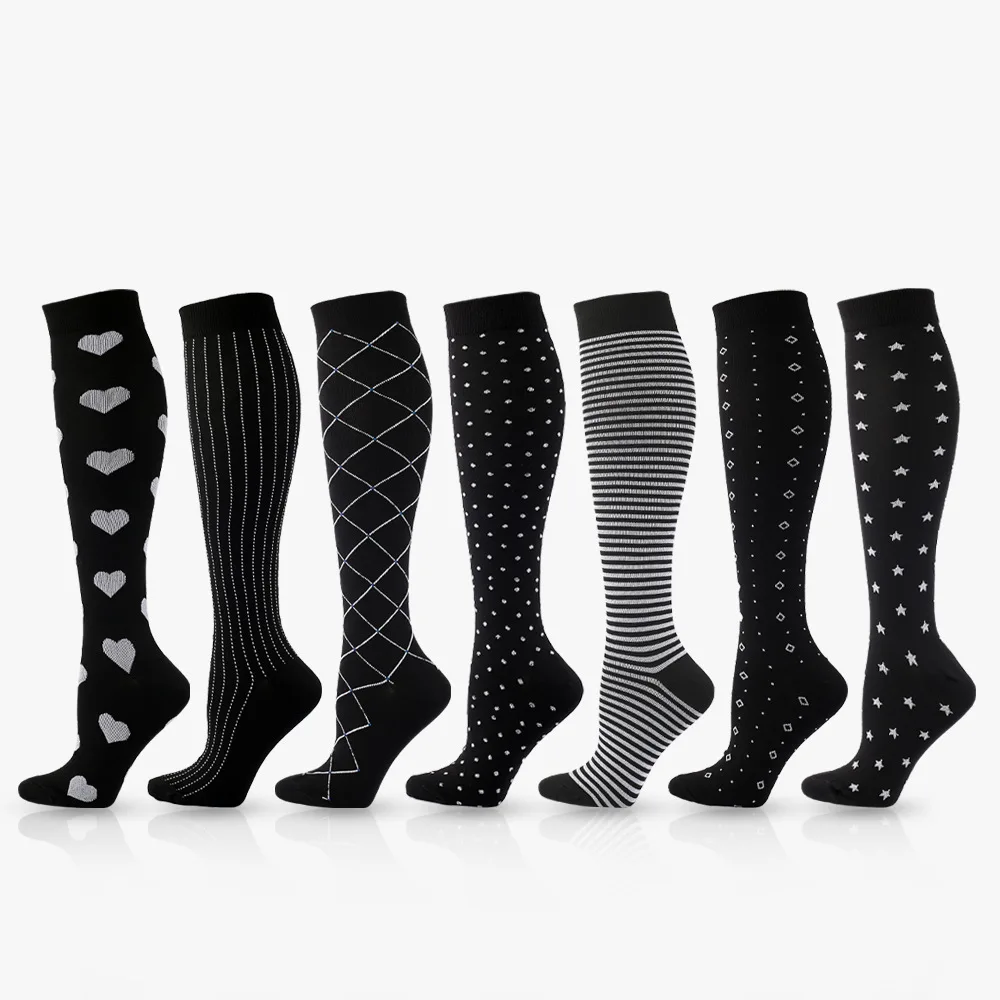 

Men's and women's black and white series knee compression socks, leg protecters, outdoor fitness socks