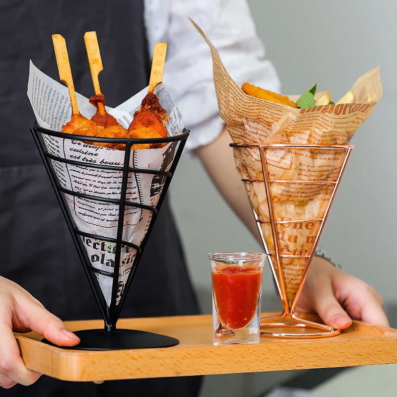 

Metal Cone Snack Fried Chicken Display Rack Wire French Fries Stand Cone Basket Fry Holder with Sauce Dippers for Kitchen, Customized color