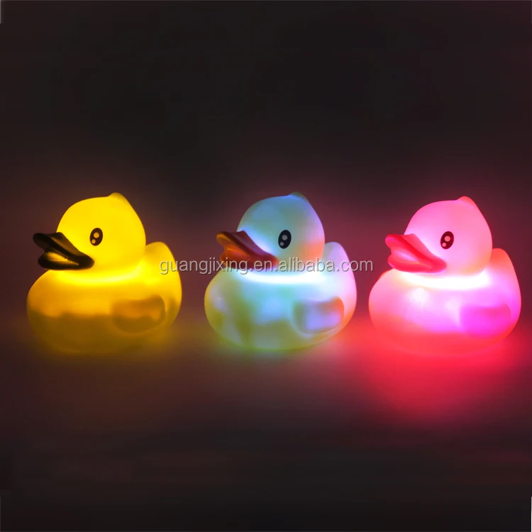
Water floating animal swimming play light up baby bath toy yellow rubber bath duck 