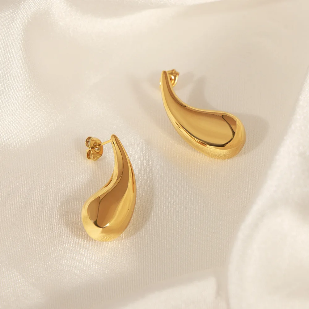

High End PVD 18K Gold Plated Comma Stud Earrings Stainless Steel Jewelry Wholesale