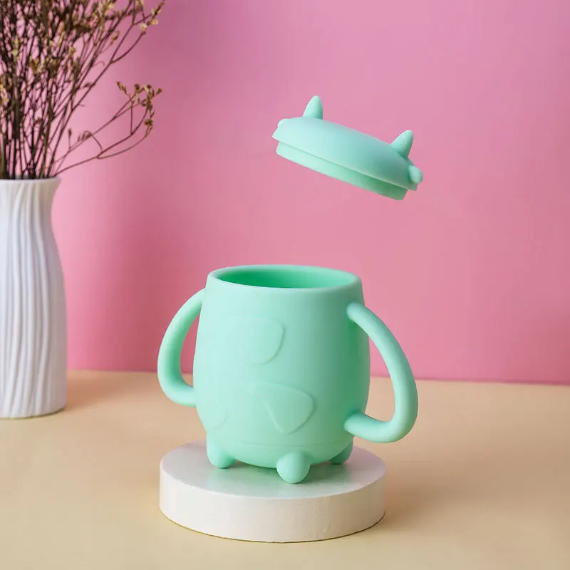 

New Arrival Ready to Ship Cute Design baby Soft Silicone High Temperature Resistant water cup With Lid, Picture