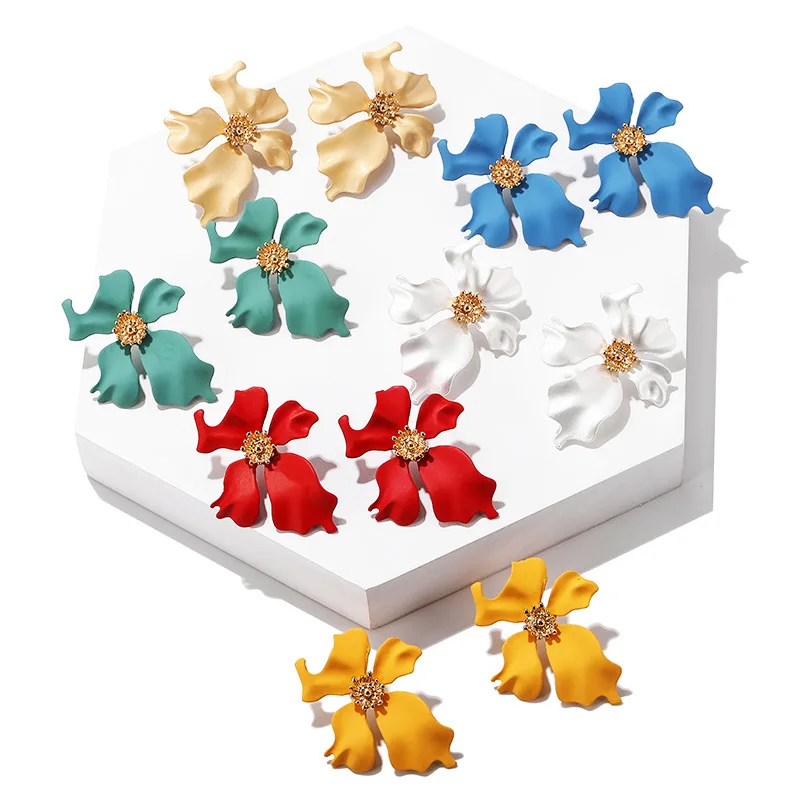 

Latest Creative Personalized Design 6 Color Daisy Flower Stud Earrings Irregular Flower Stud Earrings For Women Girls