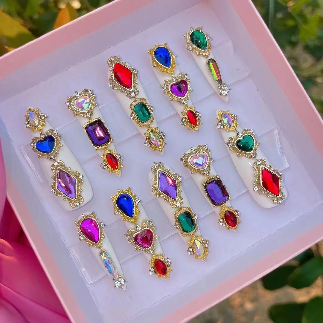 

2021 Glitter Crown Alloy Charms 3D Nail Art Rhinestone Sticker For Nail Art Decoration Jewelry Designer Nails Box