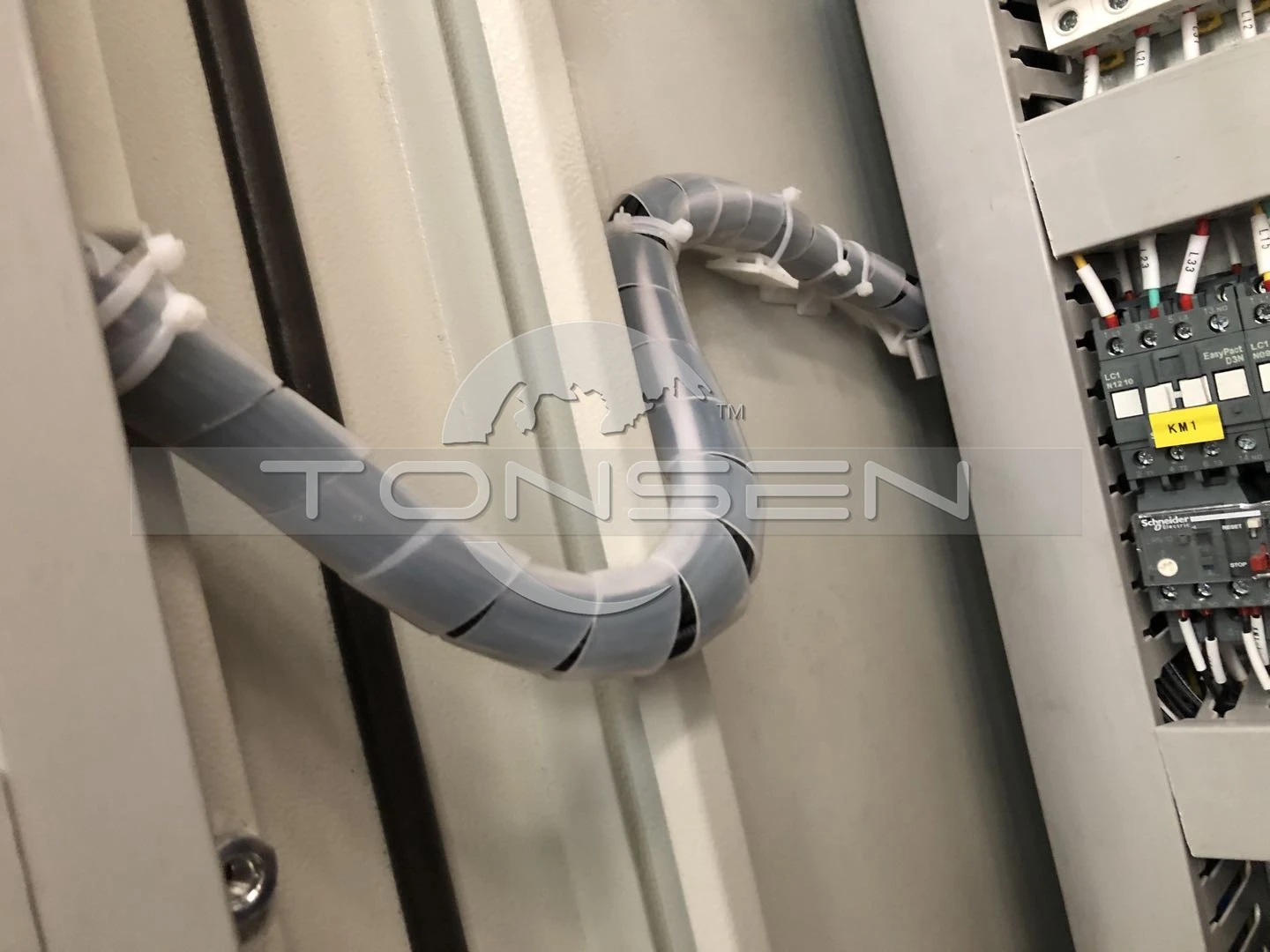 exposed wire.jpg