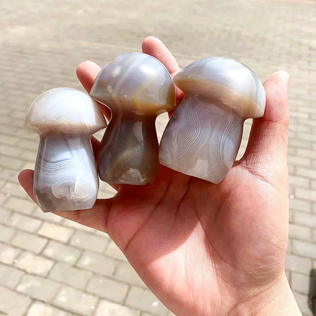 

Natural Stone Carving Crafts Crystal Mushroom Gray Agate Agaric Statue for Healthy Home Decorate