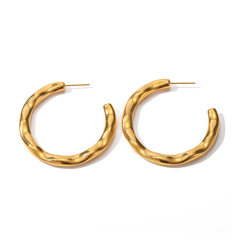 

18K Gold Planted Big CC Texture Nontarnish Stainless Steel Hammer Lava Moon Hoop Earring for Women