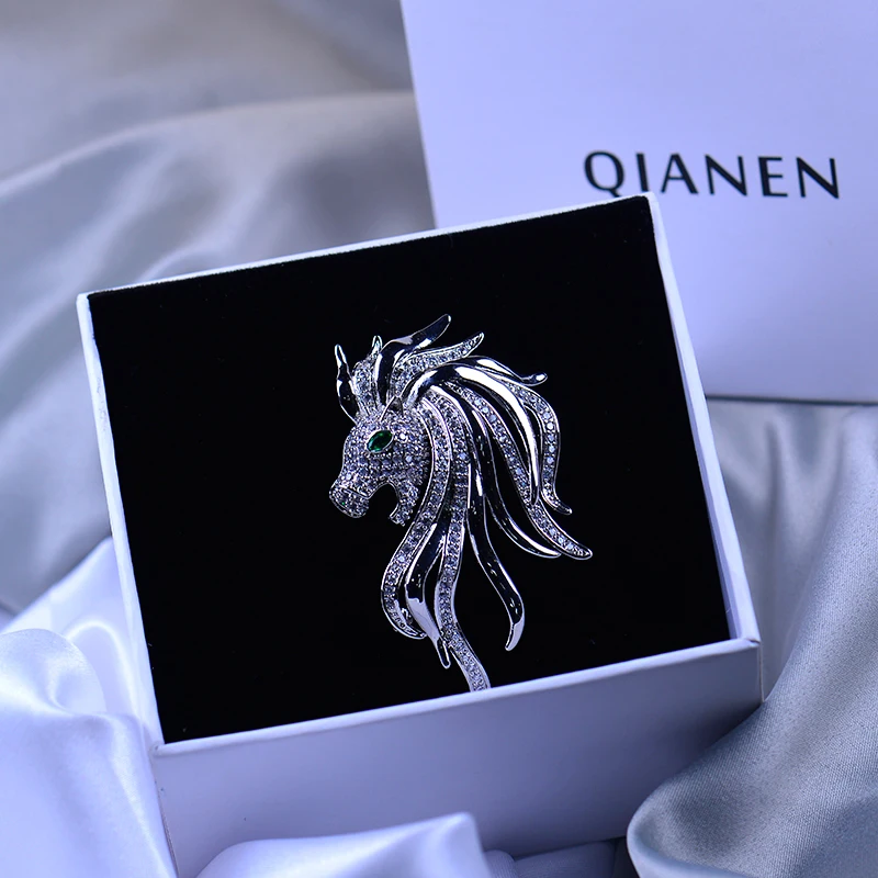 

High Quality Luxury Brass Lion Brooch Large Zircon Crystal Rhinestone Designer Brooch Pin For Man And Woman Diamond, Seliver and gold