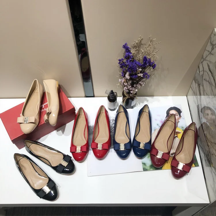 

SF2020 new versatile Autumn/winter with velvet bow medium heel flat patent leather work wedding shoes