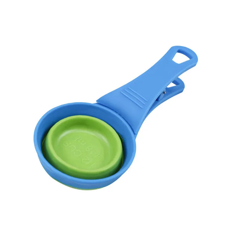 

2-in-1 Collapsible Pet Dog Food Measuring Spoon with Sealing Clip, Blue and green