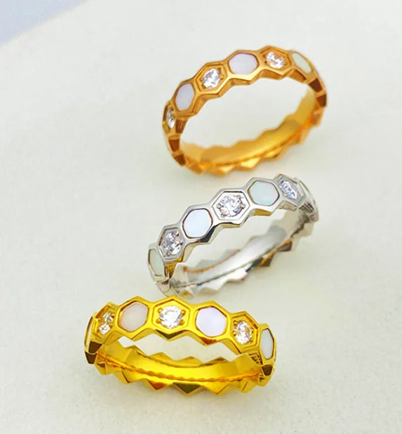 

2021 Luxury White Shell Zirconia Rings Woman Wedding Couple Rings 316L Stainless Titanium steel Ring Rose Gold Plated Wholesale