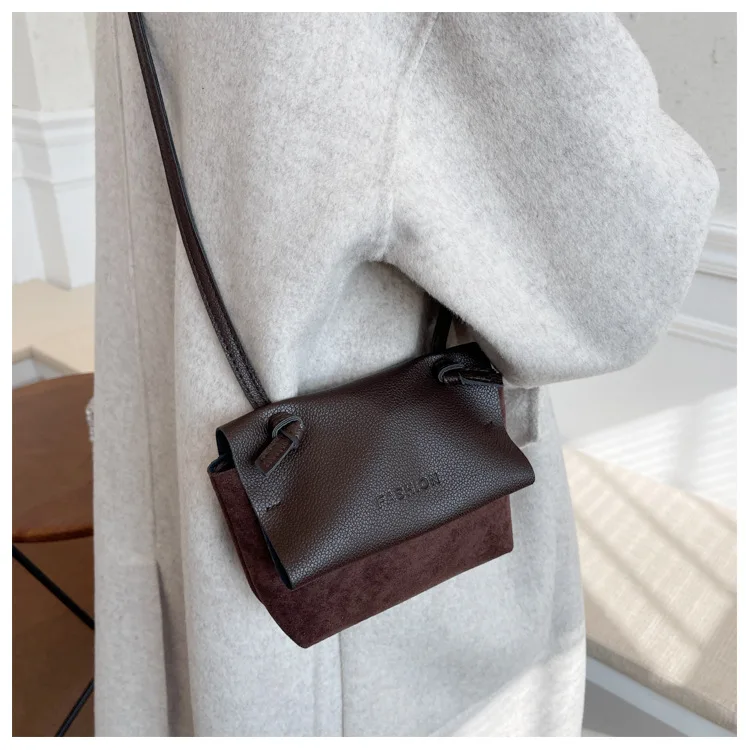 

2022 retro lychee pattern matte ladies bag frosted western style mini shoulder messenger bag, Black, brown, coffee