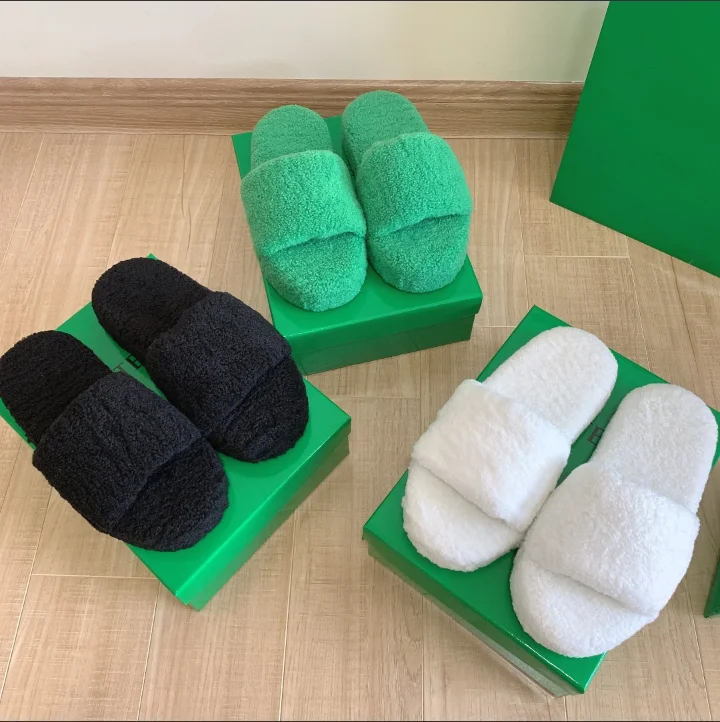 

2021 Fashion Women Vegan Faux Fur Slider Slippers BV Open Toe Mule Fluffy House Slide Women Winter Slippers