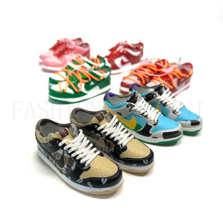 

sneaker keychain 3d with Box and bag Mini Shoe 3D Sneaker Keychain Hot sale products, Colorful